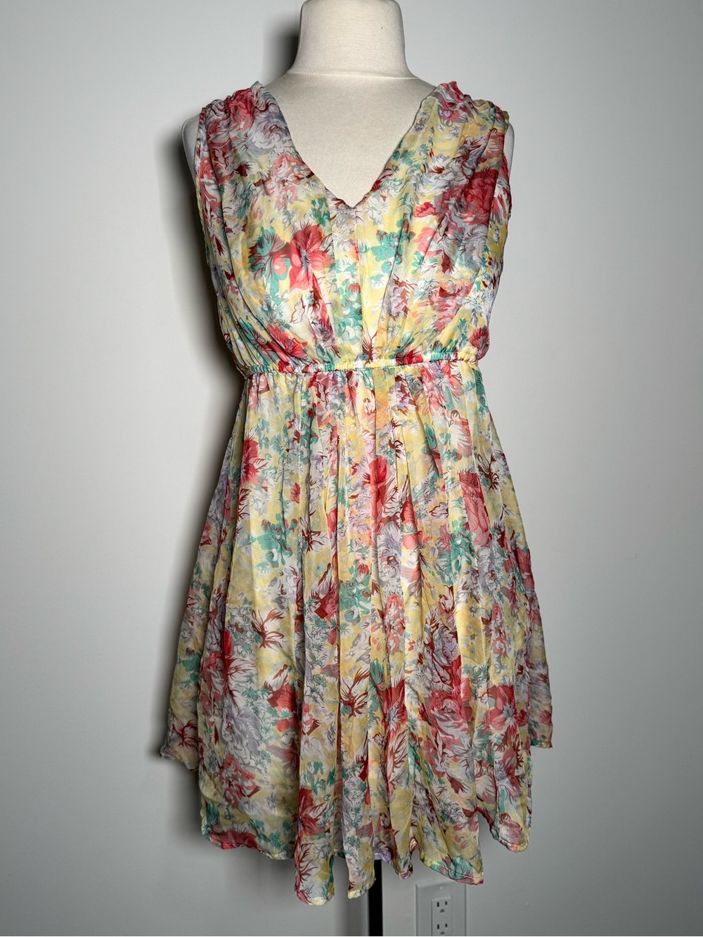 Rachael & Chloe Floral Sleeveless Dress Size S Yellow Pink Empire Waist